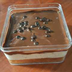 A picture of Dessert box coklat oreo.