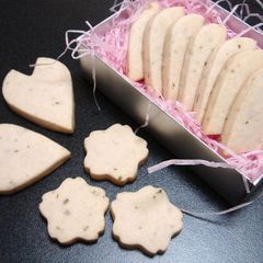 A picture of Sakura Petal Cookies.
