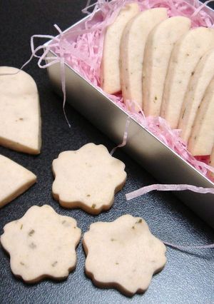A picture of Sakura Petal Cookies.