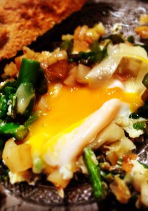 A picture of Asparagus Parmesan Sunny Side Eggs.