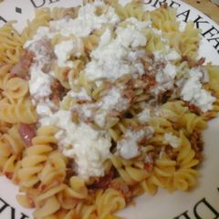 A picture of Irmgards Bacon Tuna Pasta Melt.