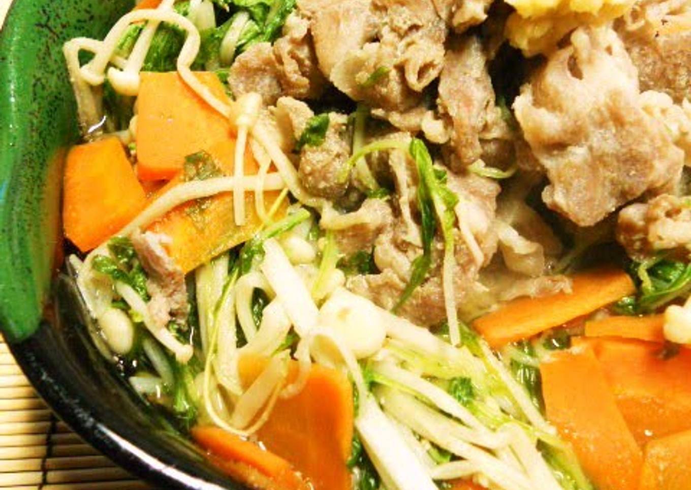 Quick Simmered Shabu-Shabu Pork and Mizuna Greens