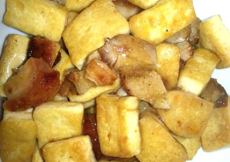 Recipe of Super Quick Homemade Stir fried bean curd with roast meat