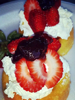 A picture of Ray's' Kahlua Pound Cake Strawberry Cups.