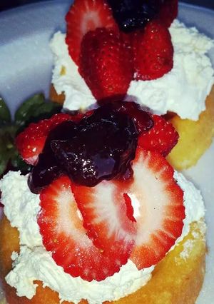 A picture of Ray's' Kahlua Pound Cake Strawberry Cups.