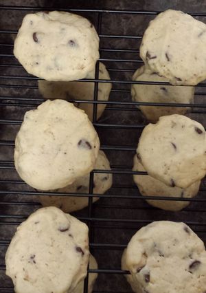 A picture of Chocolate Chip Potato Chip Cookies.