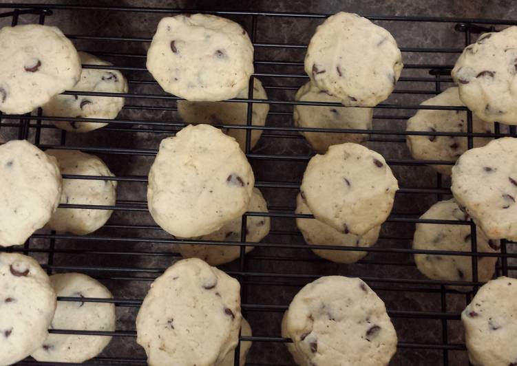 Homemade Chocolate Chip Potato Chip Cookies