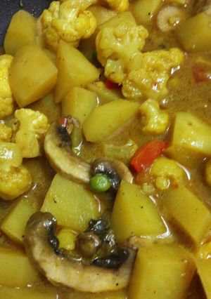 A picture of Cauliflower and Potato Curry.