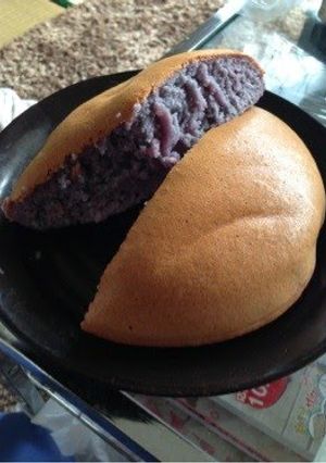 A picture of Simple Purple Sweet Potato Cake Made in a Rice Cooker.