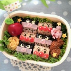 A picture of Character Bento Anpanman and Baikinman.