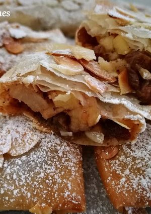 Foto principal de Mini strudel de pera, manzana, almendra y pasas