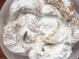Cheesy Snow White Cookies (Putri Salju Almond Keju)