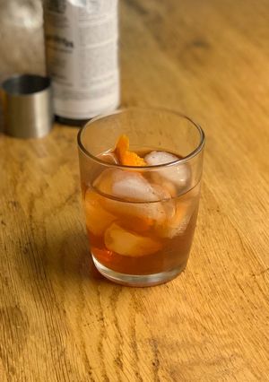A picture of Old fashioned cocktail.