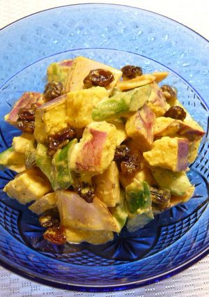 A picture of Curry Mayonnaise Salad with Raisins and Asian Sweet Potatoes.