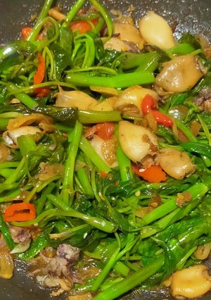 Foto resep Tumis Kangkung Cumi