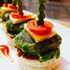 A picture of Palak Tikki              For starter.