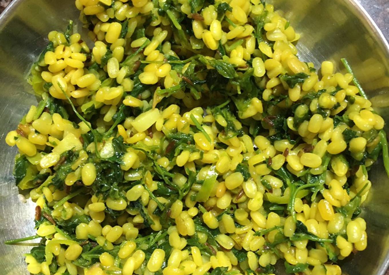 Methi in moong dal