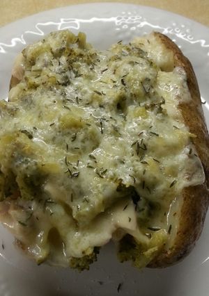 A picture of Turkey, Broccoli and Havarti Cheese Topped Baked Potato.