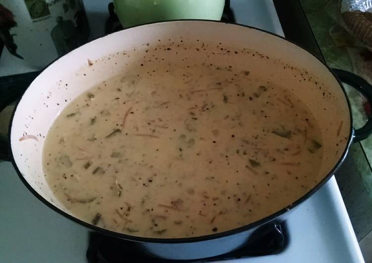 Super Yummy Bacon Cheeseburger Soup