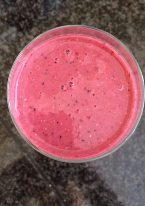 A picture of Mixed berries, Almond Milk and Oats Breakfast Smoothie.