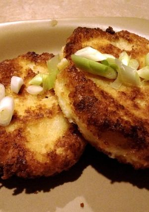 A picture of potato croquet patties.