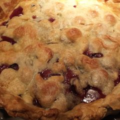 A picture of Tommy's grape pie.