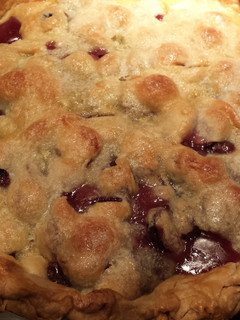 A picture of Tommy's grape pie.