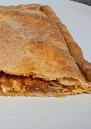 Una foto de Empanada rápida de atún y pisto