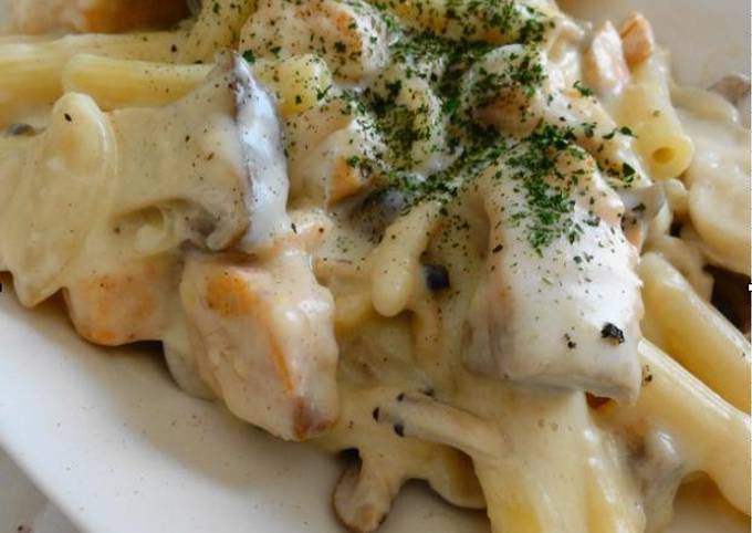 Step-by-Step Guide to Prepare Perfect Japanese-Style Salmon and
Mushroom Tofu Cream Pasta