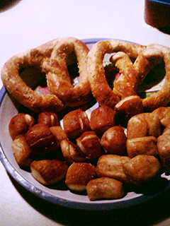 A picture of Super Soft Pretzels and Pretzel Bites (nuggets).
