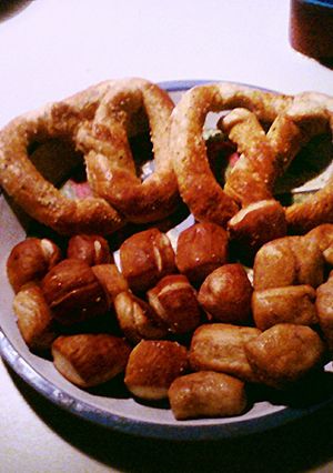 A picture of Super Soft Pretzels and Pretzel Bites (nuggets).