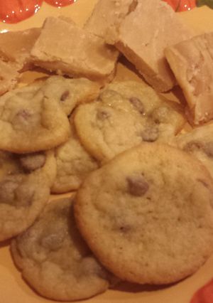 A picture of no foolz chocolate chip cookie.
