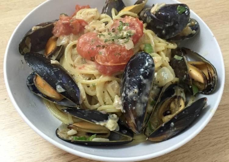 Simple Way to Prepare Homemade Mussels spaghetti