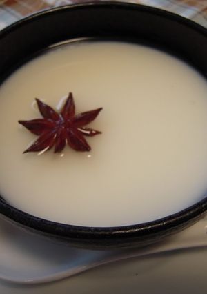 A picture of Jiggly Almond Jelly with Star Anise.