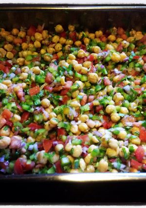 A picture of Chickpeas Salad.