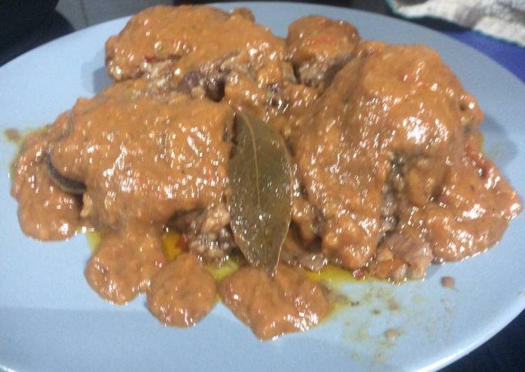 Rabo de Toro guisado en caldereta