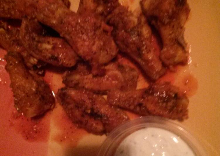 Buffalo garlic chicken wings Buffalo garlic chicken wings