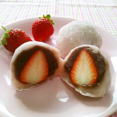 A picture of Easy Strawberry Daifuku.