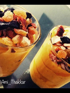 મેંગો લસ્સી (Mango Lassi Recipe In Gujarati) રેસીપી મુખ્ય ફોટો