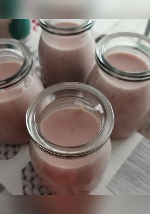 Una foto de Petit suisse de fresa (Thermomix)