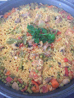 Una foto de Arroz con verduras y costilla de cerdo