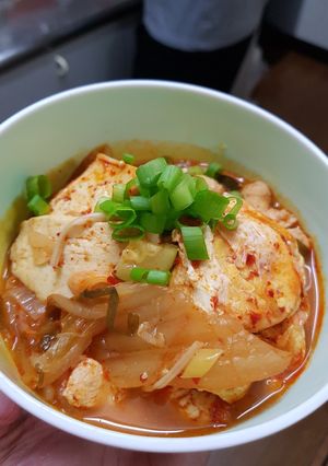 Foto resep Kimchi Jjigae (sup kimchi)