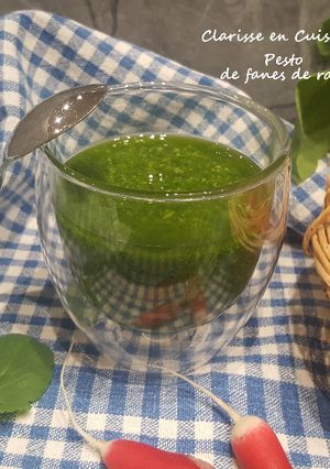 Une photo de Pesto de fanes de radis