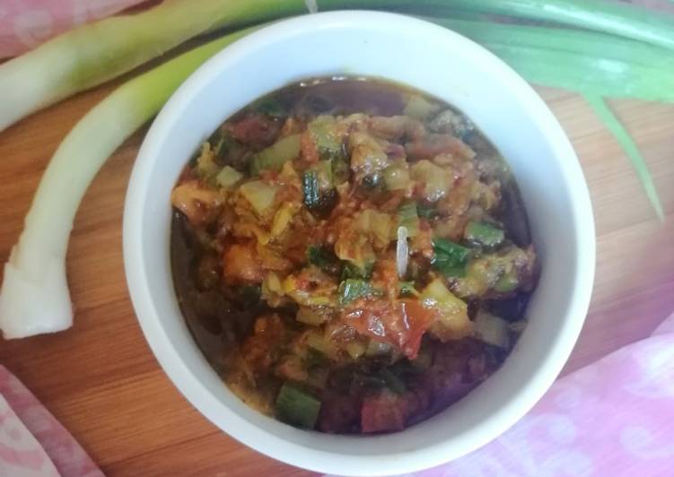 Steps to Make Homemade Quick green onion sabji