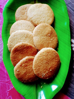 கோதுமை பிஸ்கட்(wheat biscuit recipe in tamil) செய்முறை முக்கிய புகைப்படம்