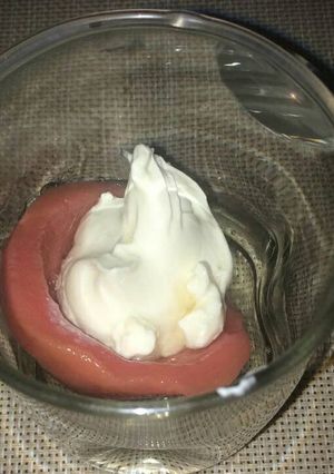 Una foto de Casco de guayaba con queso crema