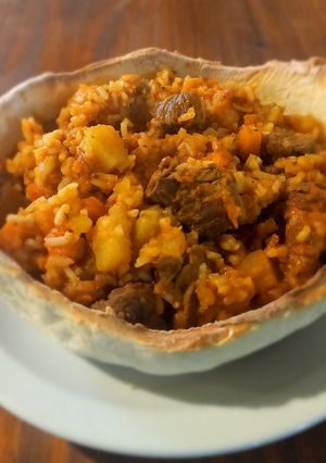 Una foto de Guiso de arroz en plato de masa!
