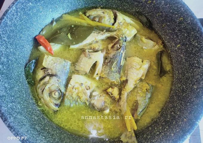 Ikan kuah kuning asem seger