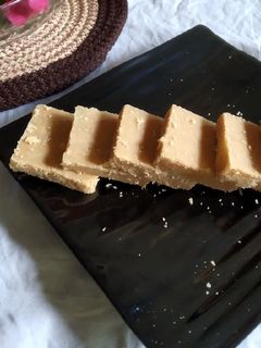 ગોળ પાપડી (સુખડી) (Gol papdi recipe in gujarati) રેસીપી મુખ્ય ફોટો