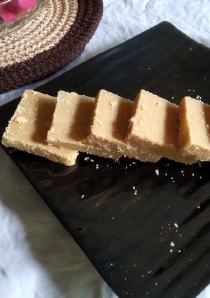 ગોળ પાપડી (સુખડી) (Gol papdi recipe in gujarati) રેસીપી મુખ્ય ફોટો